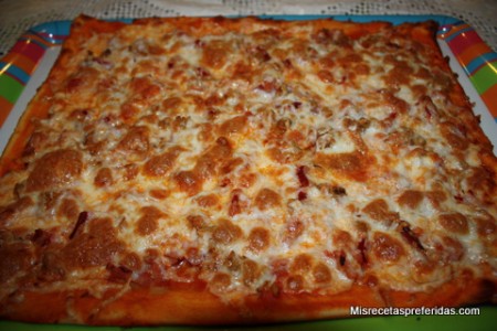 pizza de atún y chorizo img_2881