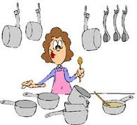 cocinera con cacharros