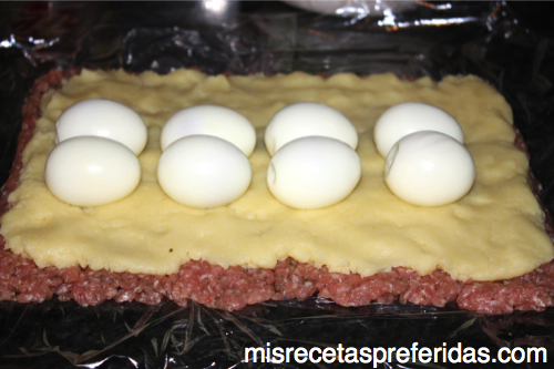 Rollo_relleno_salsa_queso_4133