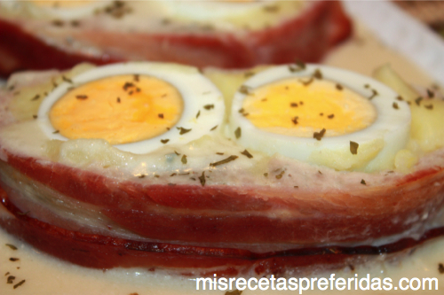 Rollo_relleno_salsa_queso_4158